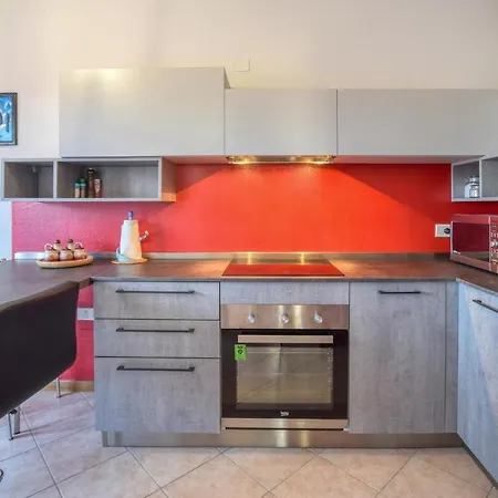 Apartamento Awesome In With Kitchen